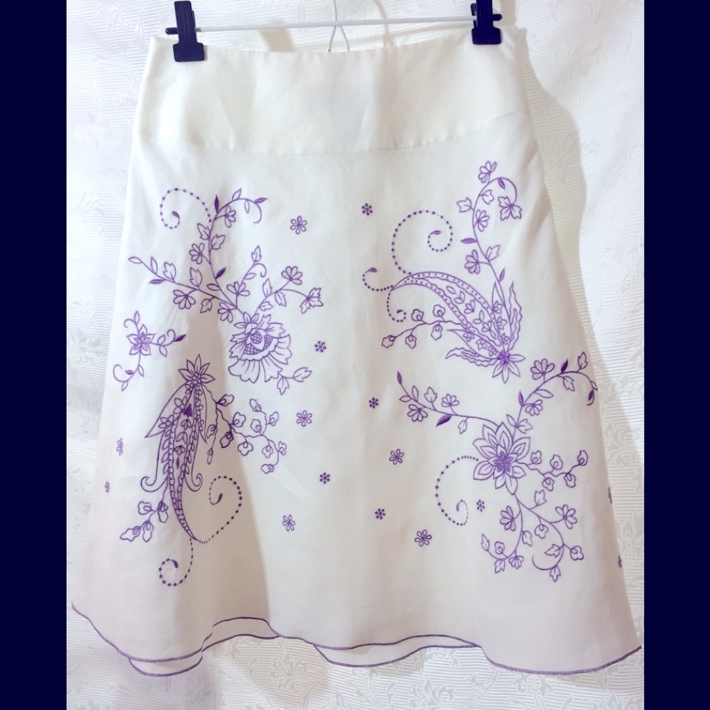 NWOT NINE & CO LINEN /RAYON WHITE LAVENDER SKIRT SIZE 4P
